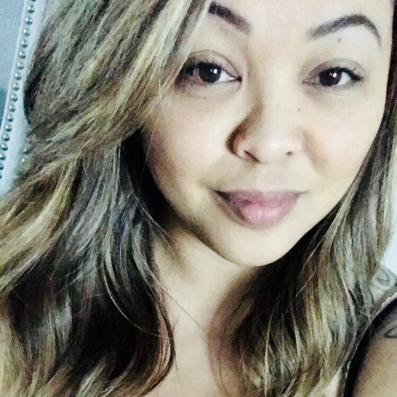 Meet your Posher, Laura - Picture 1 of 1